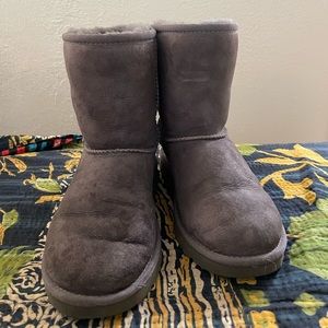 GUC Kids UGG Boots Gray Size 2